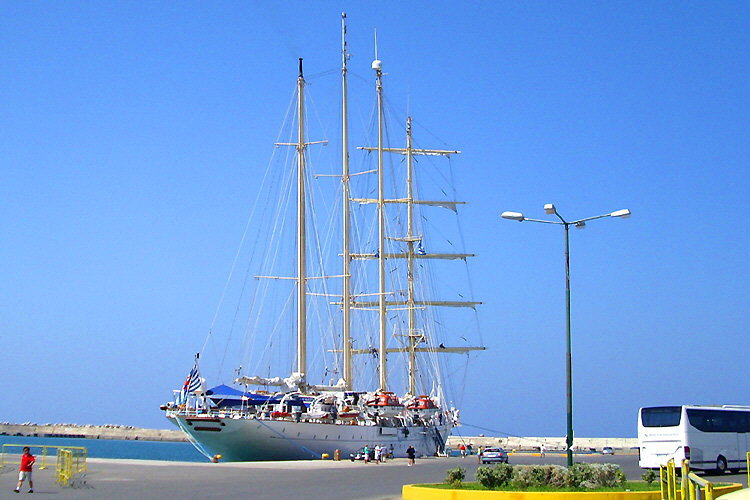 Rethymnon: The Star Clipper in the new port